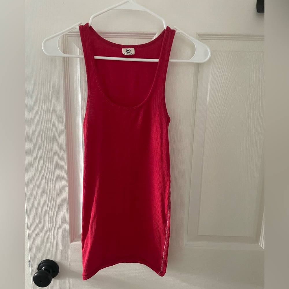 Red Scoop Neck Tank Top VS vintage Y2K